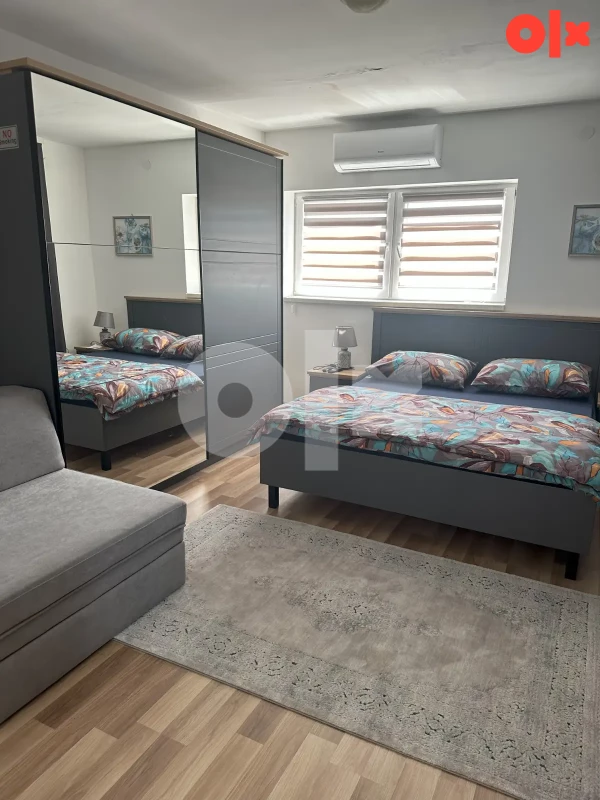 Skladište i dvije odvojene stambene jedinice 2460m2