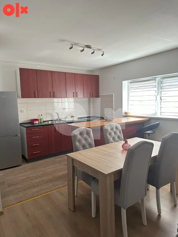 Skladište i dvije odvojene stambene jedinice 2460m2