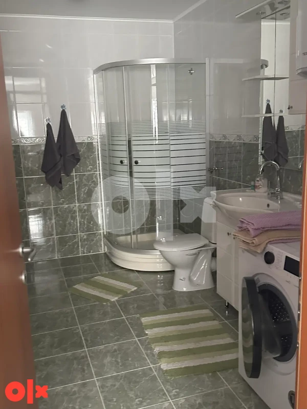 Skladište i dvije odvojene stambene jedinice 2460m2