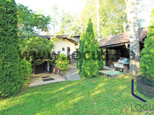 LOCUS: Vikendica sa uređenim dvorištem, Tarčin, Hadžići