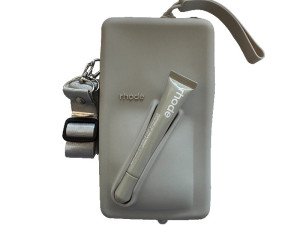 Rhode torbica with lipstick Siva