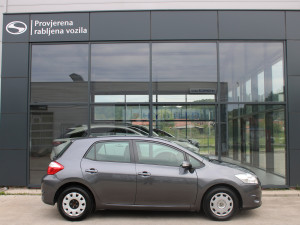 Toyota Auris 1,3 Benzin. 2011