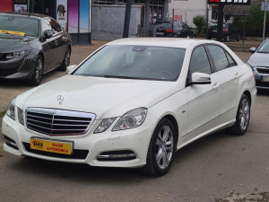 Mercedes-Benz E 250 AVANTGARDE
