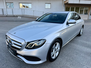 MERCEDES E220 BLUETEC AVANTGARDE 2018 TOP STANJE