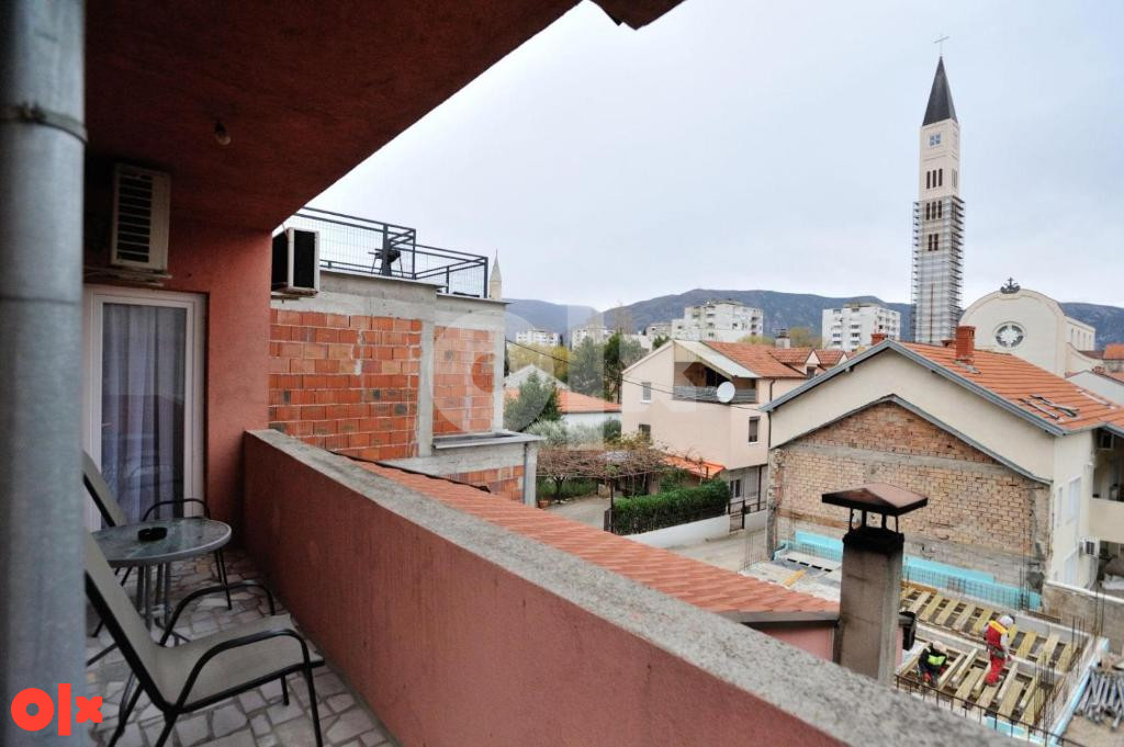 Kuća sa  3 stana Podhum 21