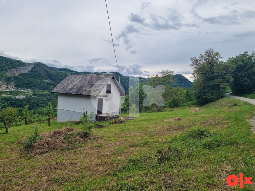 Vikendica sa ogromnim zemljištem u Jagarama