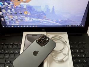 IPHONE 15 PRO 256GB BLACK ODLICAN 88% BAT FUL PAKET