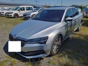 ŠKODA Superb 2.0 DSG 200ks 4x4 "L&K" LED Kam 360 Koža Full
