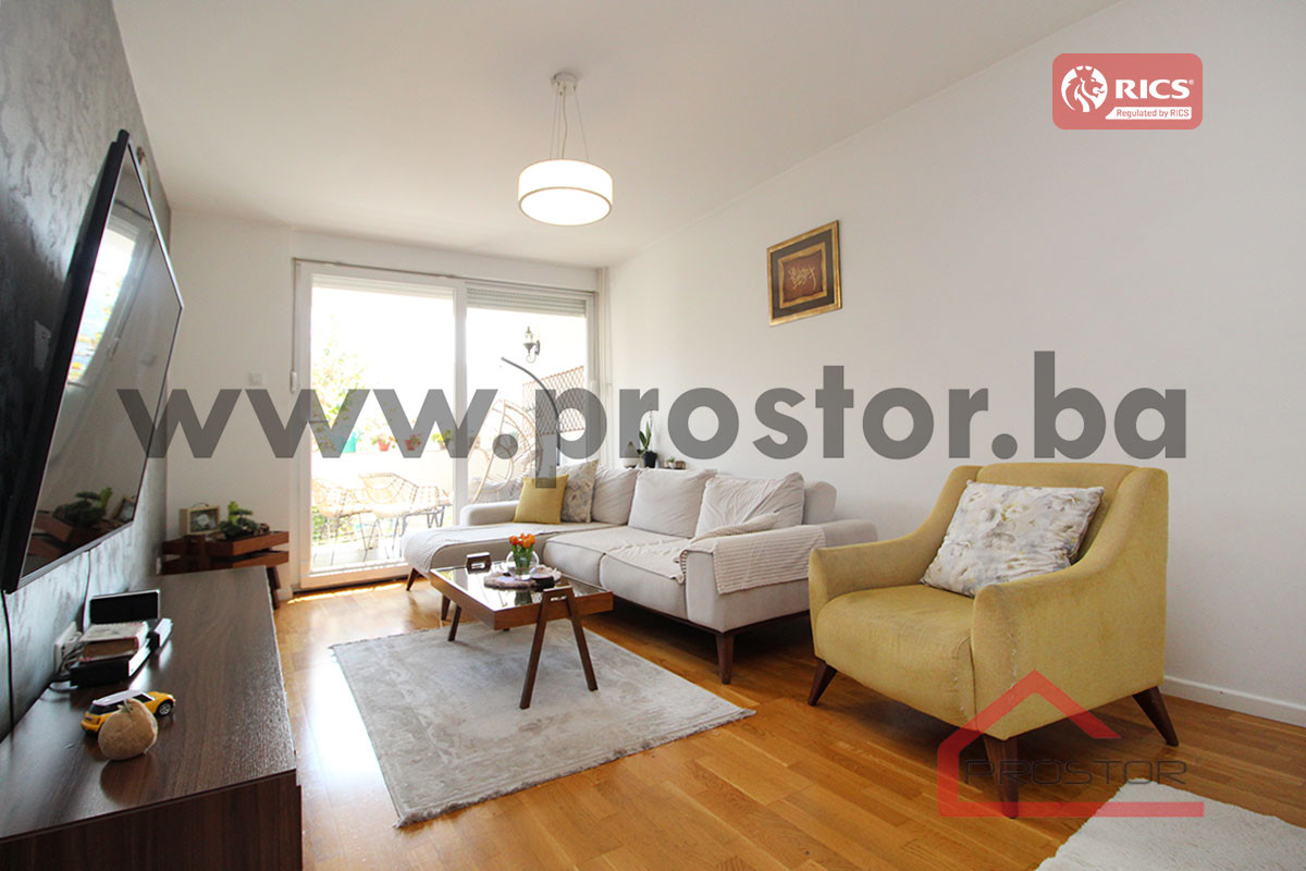 PROSTOR prodaje: Trosoban adaptiran stan sa garažom, Centar 3