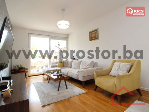 PROSTOR prodaje: Trosoban adaptiran stan sa garažom, Centar photo 3
