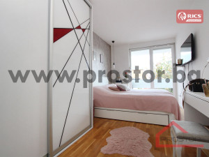 PROSTOR prodaje: Trosoban adaptiran stan sa garažom, Centar photo 5