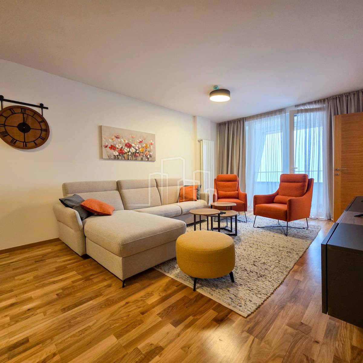 Nov apartman sa dvije spavaće sobe i garažom Jahorina