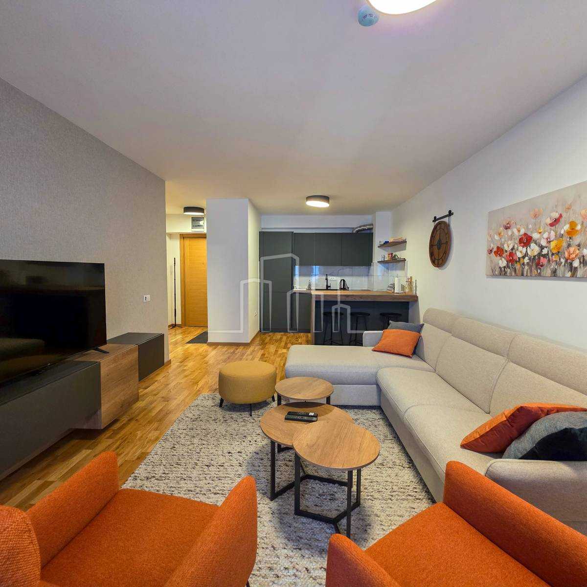 Nov apartman sa dvije spavaće sobe i garažom Jahorina 15