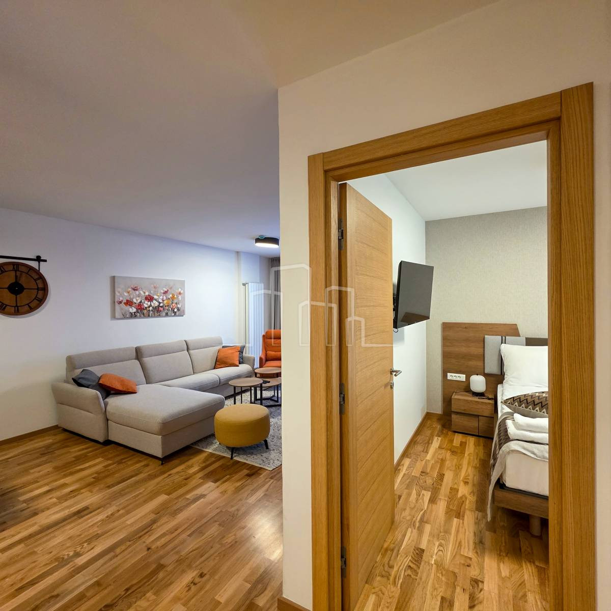 Nov apartman sa dvije spavaće sobe i garažom Jahorina 22