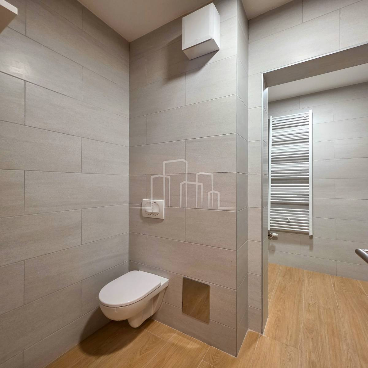 Nov apartman sa dvije spavaće sobe i garažom Jahorina 32
