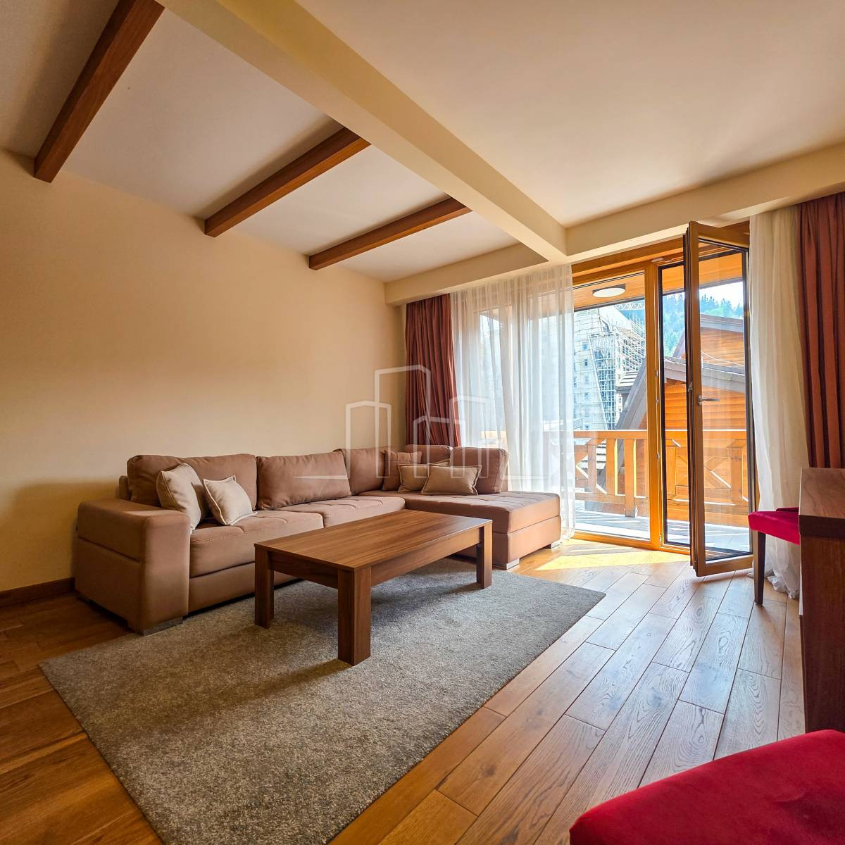 Opremljen apartman 52m2 sa 2 balkona Jahorina na prodaju