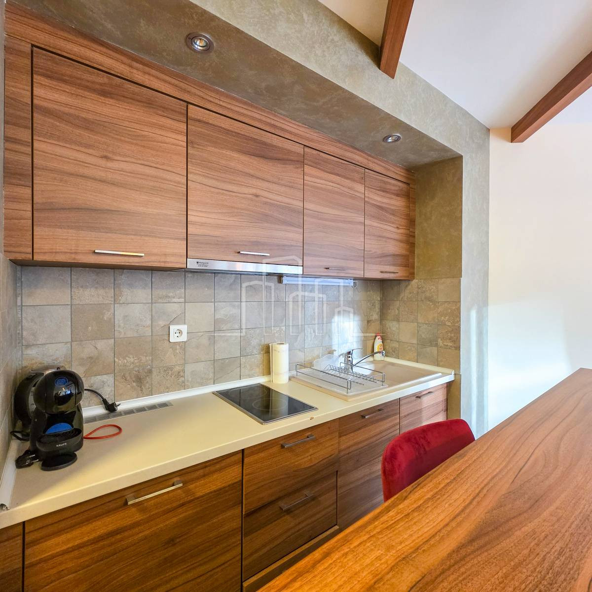 Opremljen apartman 52m2 sa 2 balkona Jahorina na prodaju 12