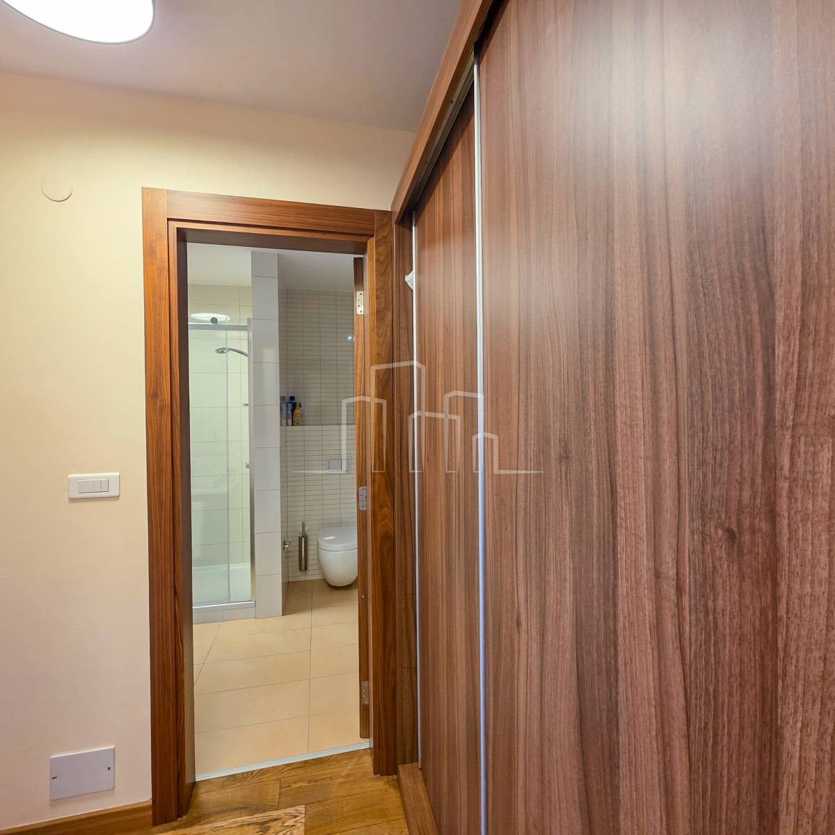 Opremljen apartman 52m2 sa 2 balkona Jahorina na prodaju 19