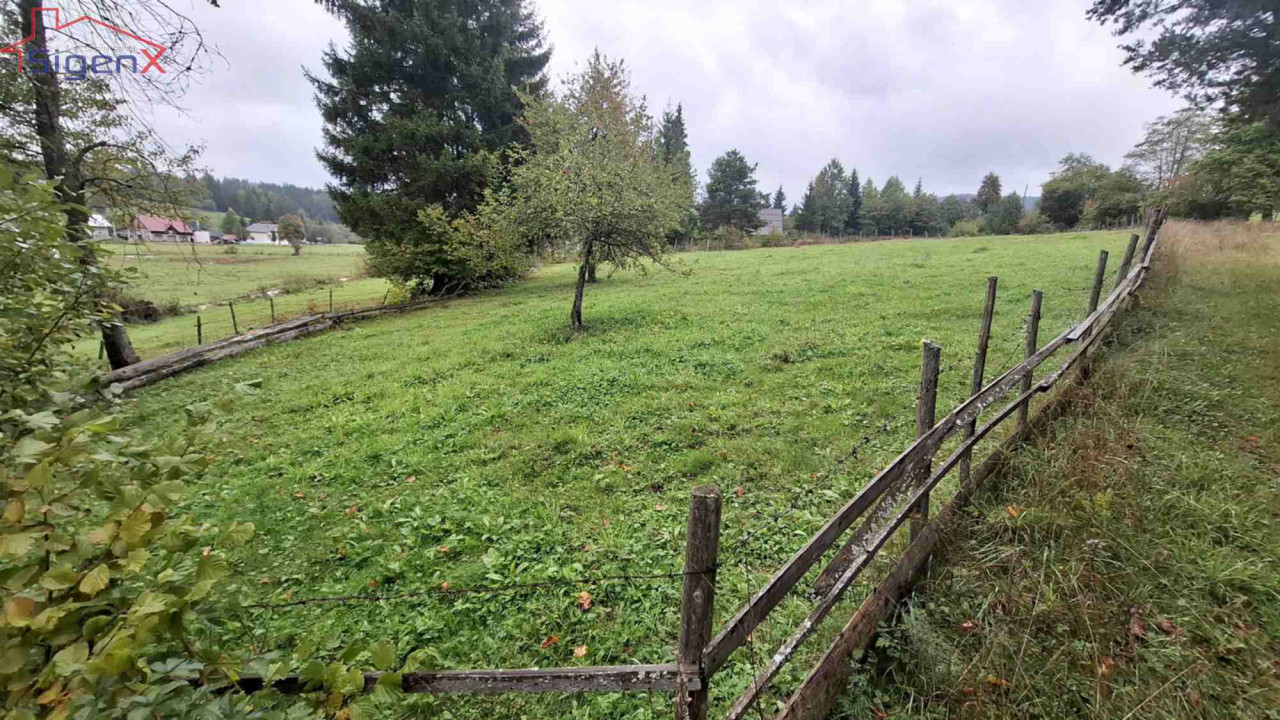 Agencija Sigenx prodaje/zemljište/1330 m2/Mokro/Kadino selo