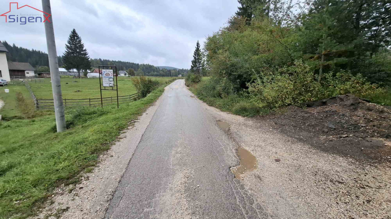 Agencija Sigenx prodaje/zemljište/1330 m2/Mokro/Kadino selo 6