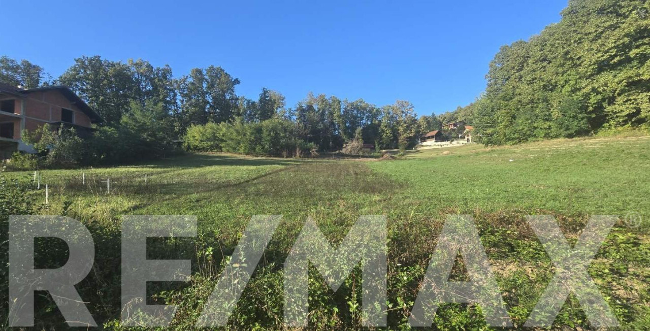 Prodaja ravnog odličnog zemljišta Glamočani