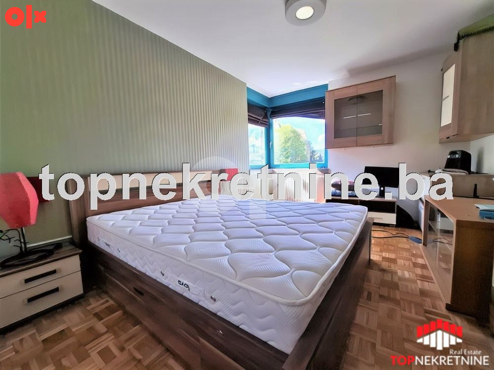 Prostran, namješten trosoban stan od 70m2 sa lođom, Breka 8