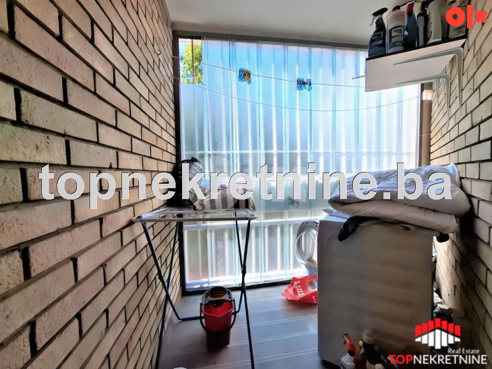 Prostran, namješten trosoban stan od 70m2 sa lođom, Breka 11