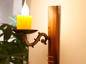 Zidna lampa u obliku svijeće Led Modea LM-DW322