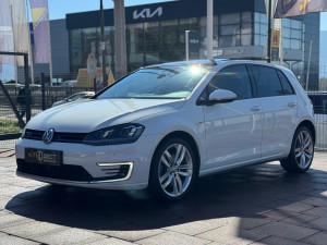 Volkswagen Golf GTE HYBRID 2015. DSG 150KS