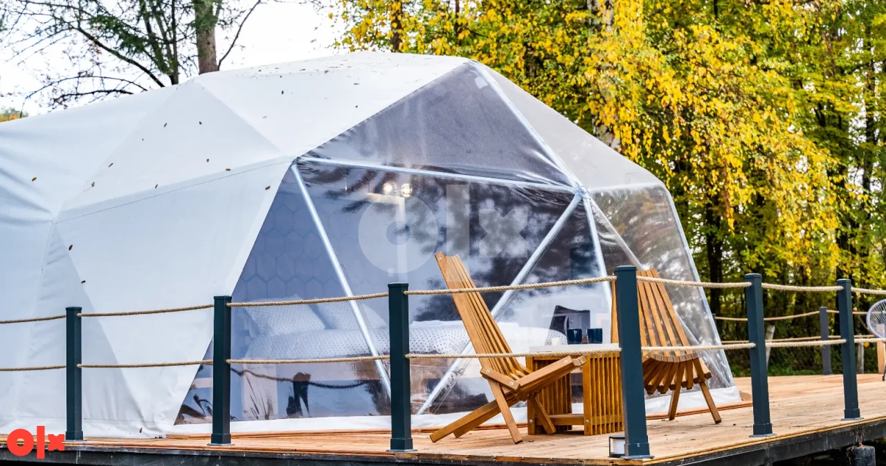 Montažni objekat glamping kupola namještena sa aparatima