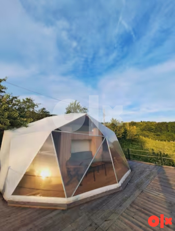 Montažni objekat glamping kupola namještena sa aparatima 3