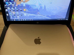 MACBOOK AIR RETINA 13.3 i5 8/128GOLD ODLICAN