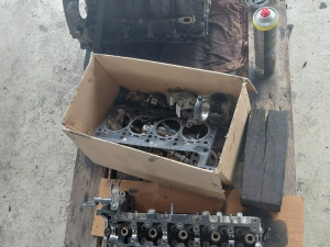 Dijelovi motora mercedes GLC 651