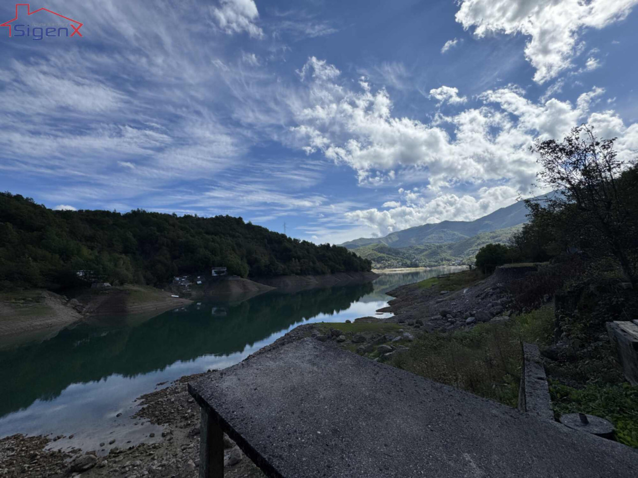 Jablaničko jezero/ prvi red uz obalu/ Glodnica/ Ostrožac/ Mrakovo 12
