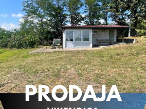 Na prodaju vikendica sa zemljištem u Čardačanima