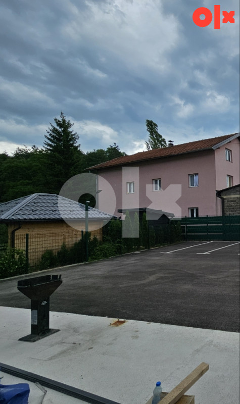Kuća kod Kneza Istočno Sarajevo 290m2(plac 606m2) 3