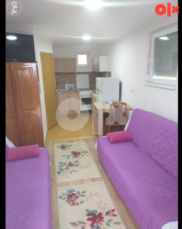 Garsonjera,apartman 25m2 (350+50 režije grijanje,internet,struja) 2