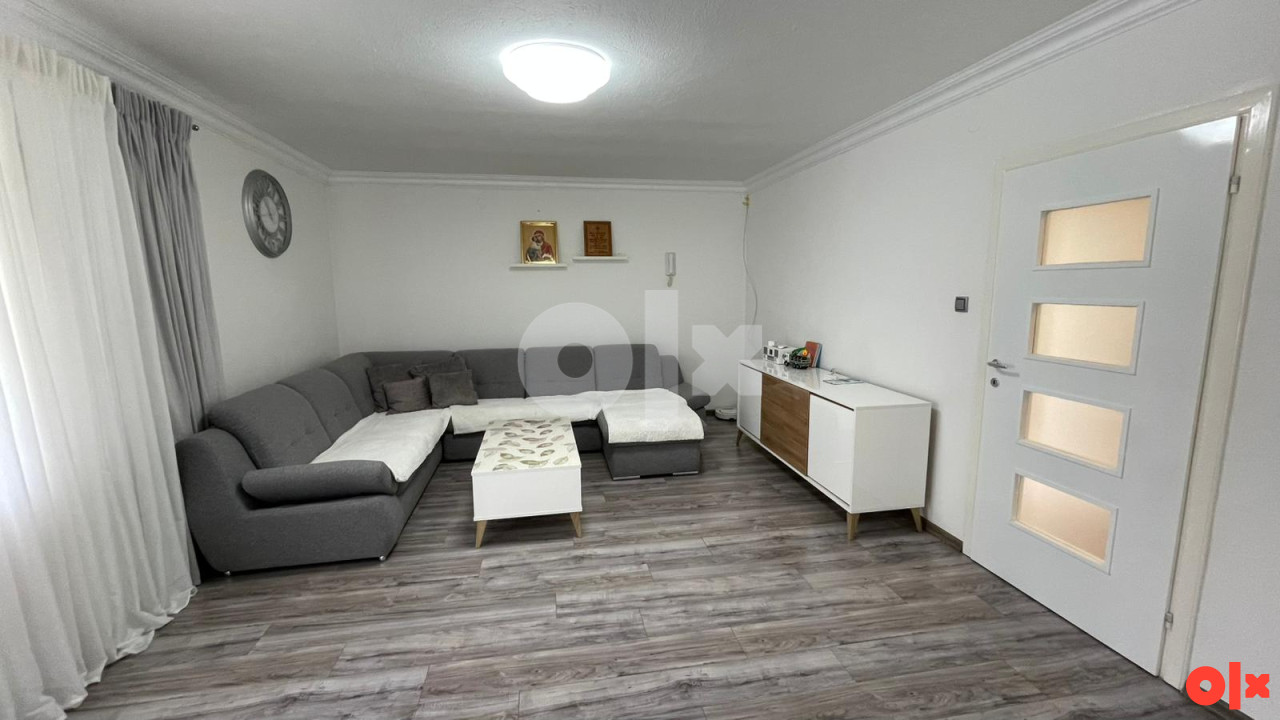 Trosoban stan 100 m2 - Lauš 2