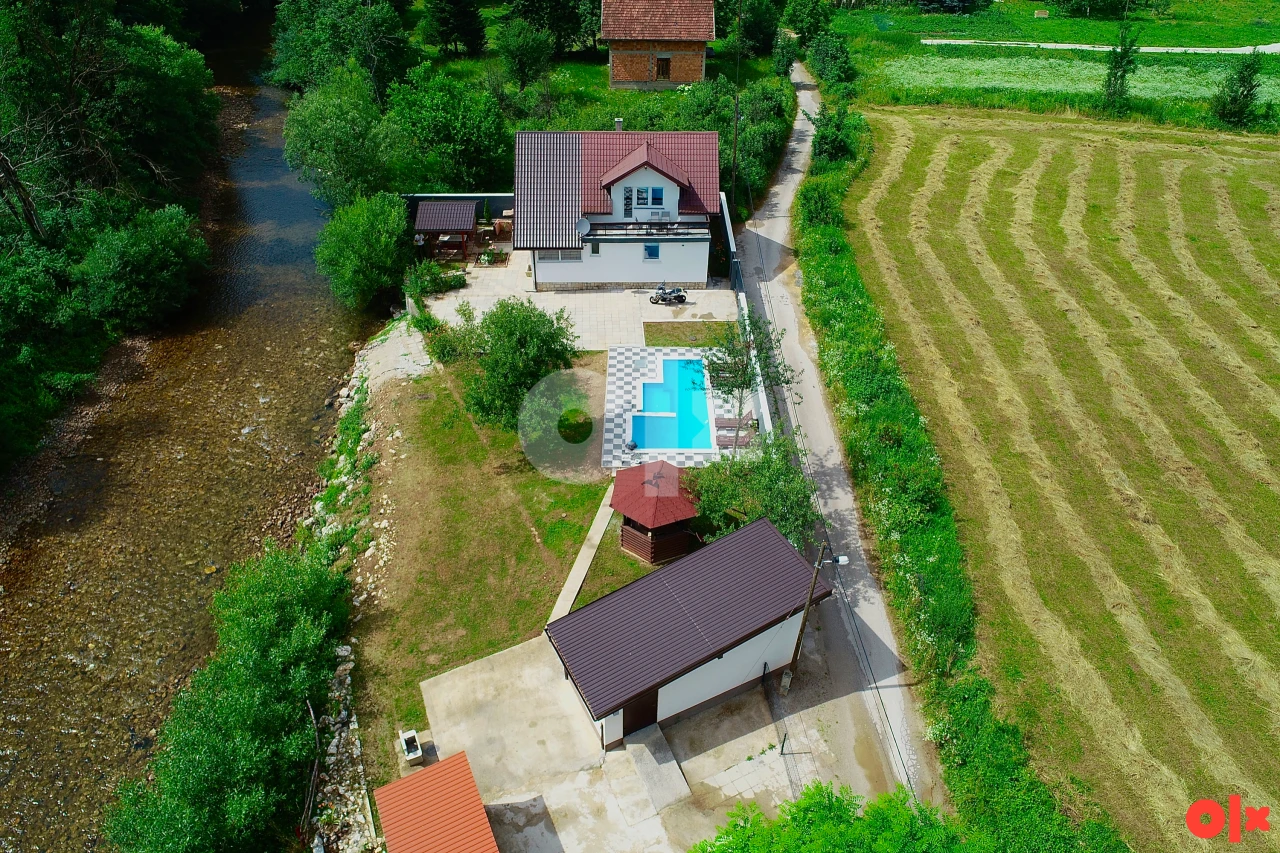 EKSKLUZIVNA PRODAJA Vila sa bazenom Kijevo-Sarajevo 3