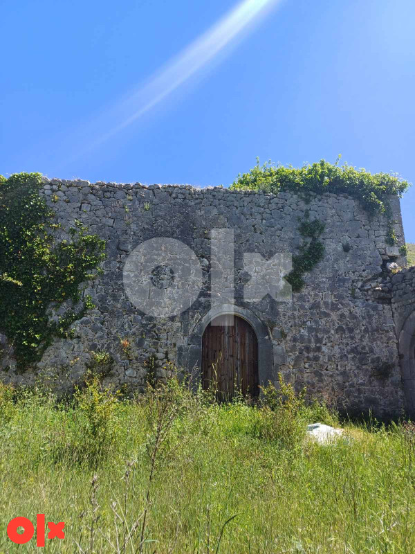 Građevina - tvrđava iz 17. vijeka u Starom Slanom pored Trebinja.