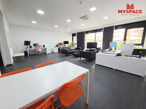 MY SPACE/ Poslovni prostor sa garazom/ Stup/ 82m2