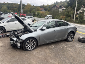 Opel insignia 2.0d 2014 xsenon djjelovi