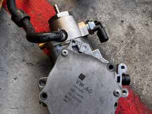 Pumpa goriva golf 7R GTI 06l145100b