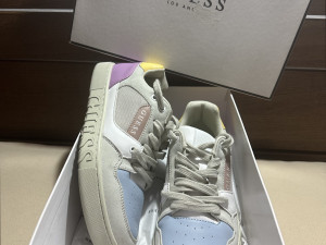 GUESS ŽENSKE PATIKE 38,5