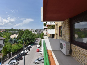 Renoviran Četverosoban Stan-Sarajevo-Centar-96m2