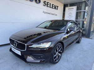 Volvo S60 T4 A Momentum Pro + Polestar
