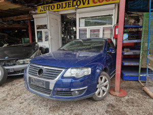 Prednji branik s peračima i senzorima PASSAT B6 PASAT 6 plavi far