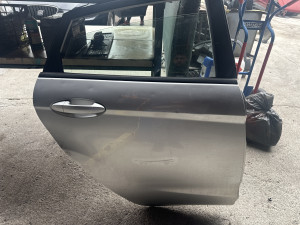 Vrata zadnja desna Ford Fiesta 2010