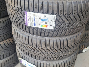 225 50 17 GUME ZIMSKE LAUFENN. DOT25 BESPLATNA DOSTAVA ILI MONTAZ