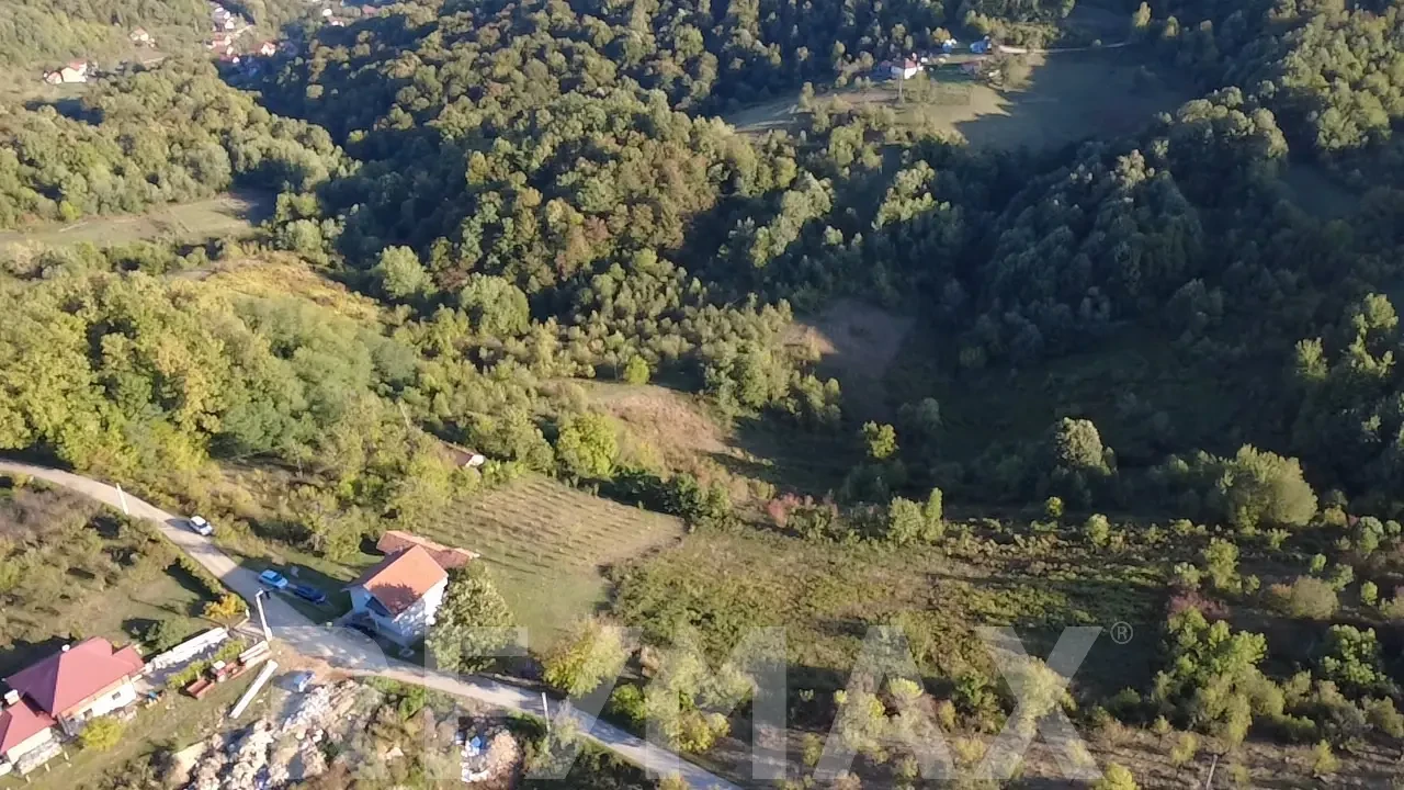 Pavlovac - zemljište 26.479 m2, asfaltni prilaz, 3.8 km od centra 2